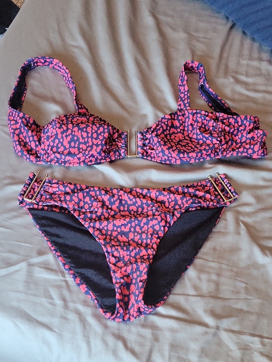 VENUS Other - VENUS Pink and Navy Patterned Bikini Two-Piece Swim Set